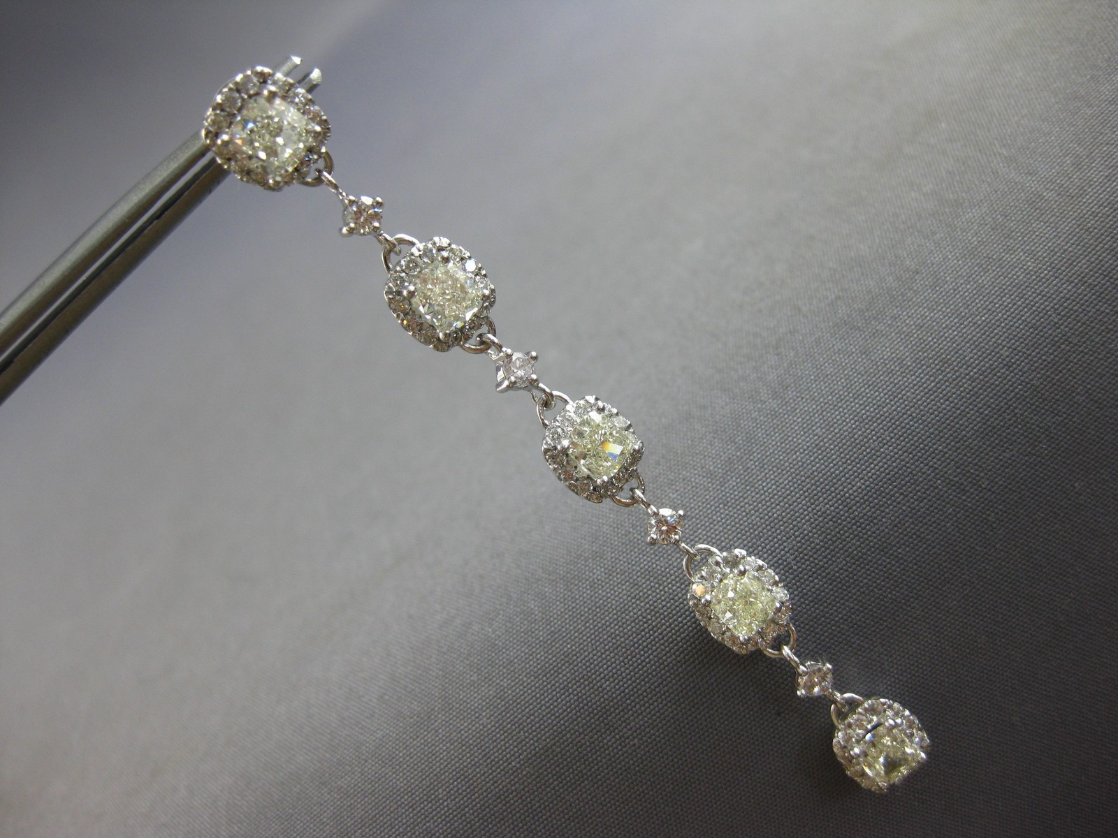 LARGE & LONG 6.26CT WHITE & LIGHT FANCY YELLOW DIAMOND 18KT WHITE GOLD EARRINGS