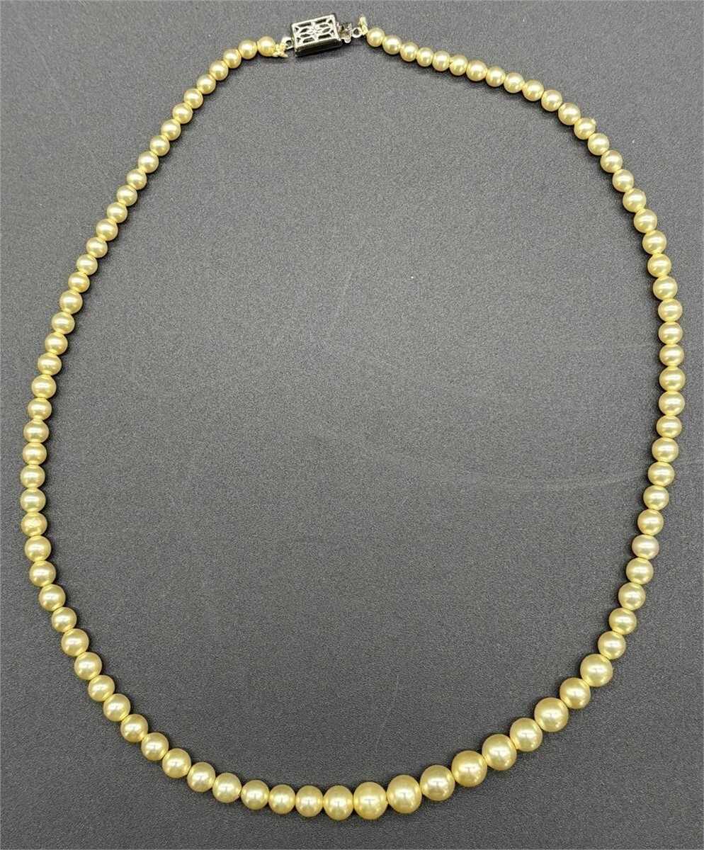 Vintage 17-Inch Beautiful Pearl Necklace – Classic Elegance for Any Occasion