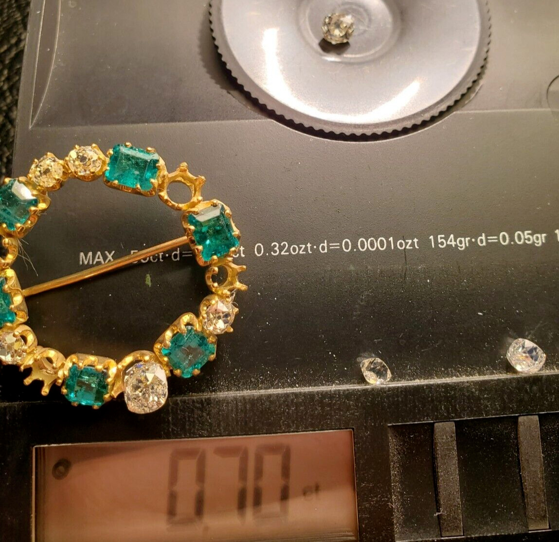 Original EARTH MINED DIAMOND EMERALD BROOCH Circle Deco Antique SOLID 18K GOLD