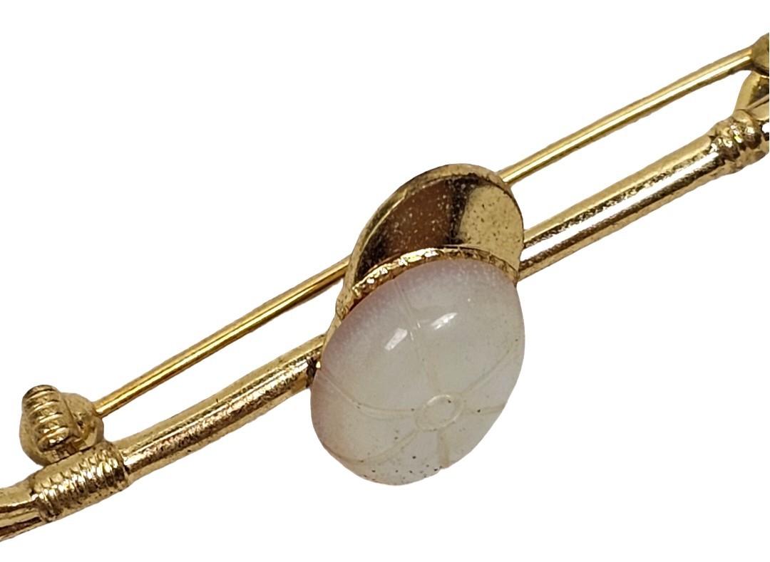 Vintage Gold Tone Golf Club & Hat Pin Brooch Iron Putter MOP Style Golfing Gift