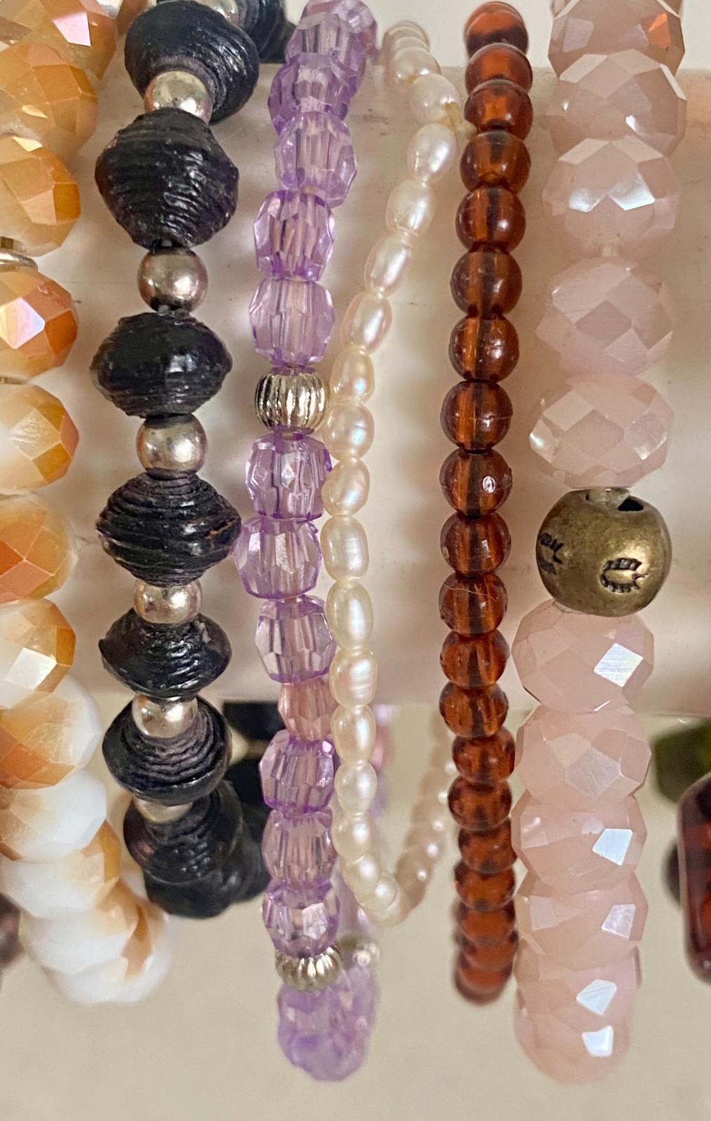 Lot of 16 Bracelets Beaded Stretch Gemstone Wood Lucite Stackable Lizas Kissaka
