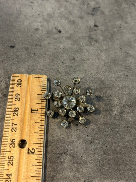 Vintage Lot of 2 Silver Tone Flower/ Snowflake Brooch Pin Set Rhinestone