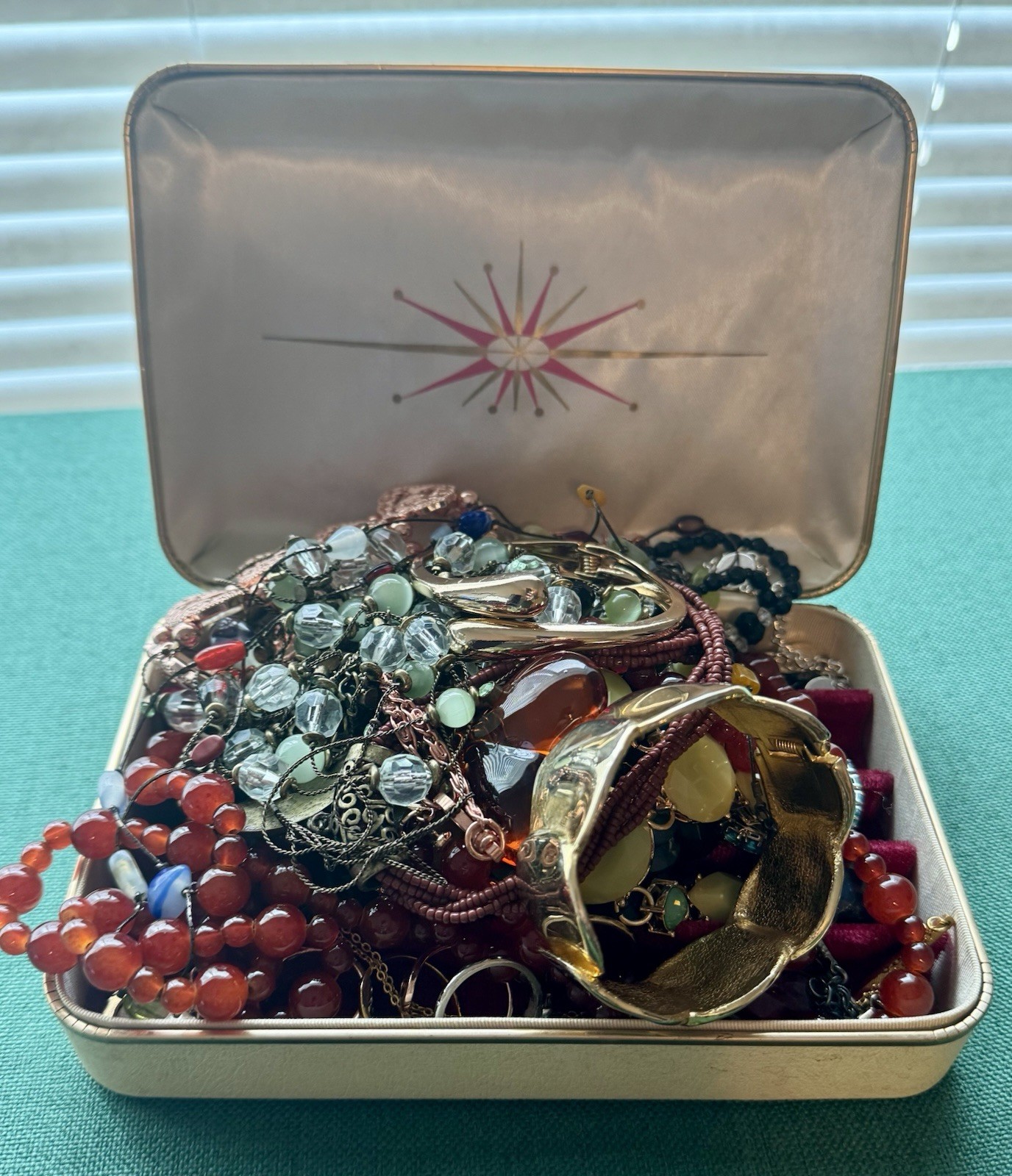 Jewelry Lover Private Collection Vintage Box With 40 Assorted Pieces