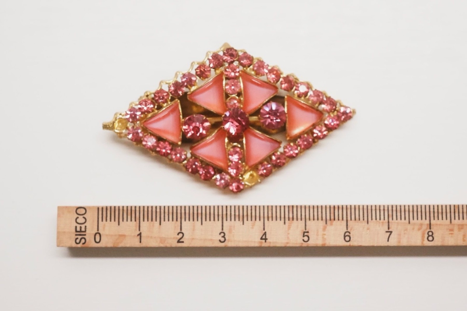 Vintage brooch Gablonz rhinestone pink glass stones gold-plated 5.5 cm.