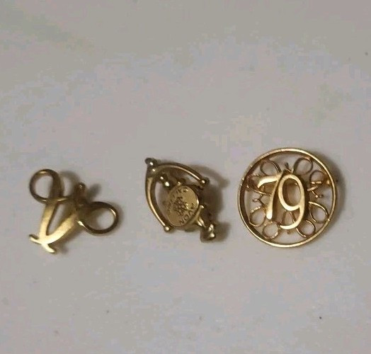 Vintage Avon Seller’s Award Pins From The 1970’s Lot Of 3 Assorted Pre-owned