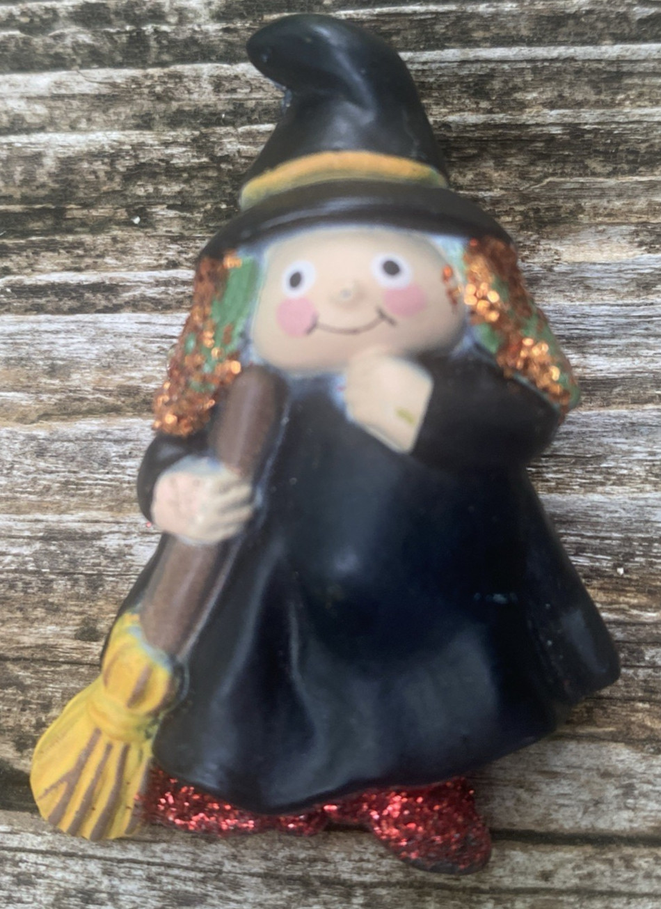 Hallmark Brooches Pins Halloween Witch Pilgrim Bird Fall Squirrel Lot of 3 Vtg