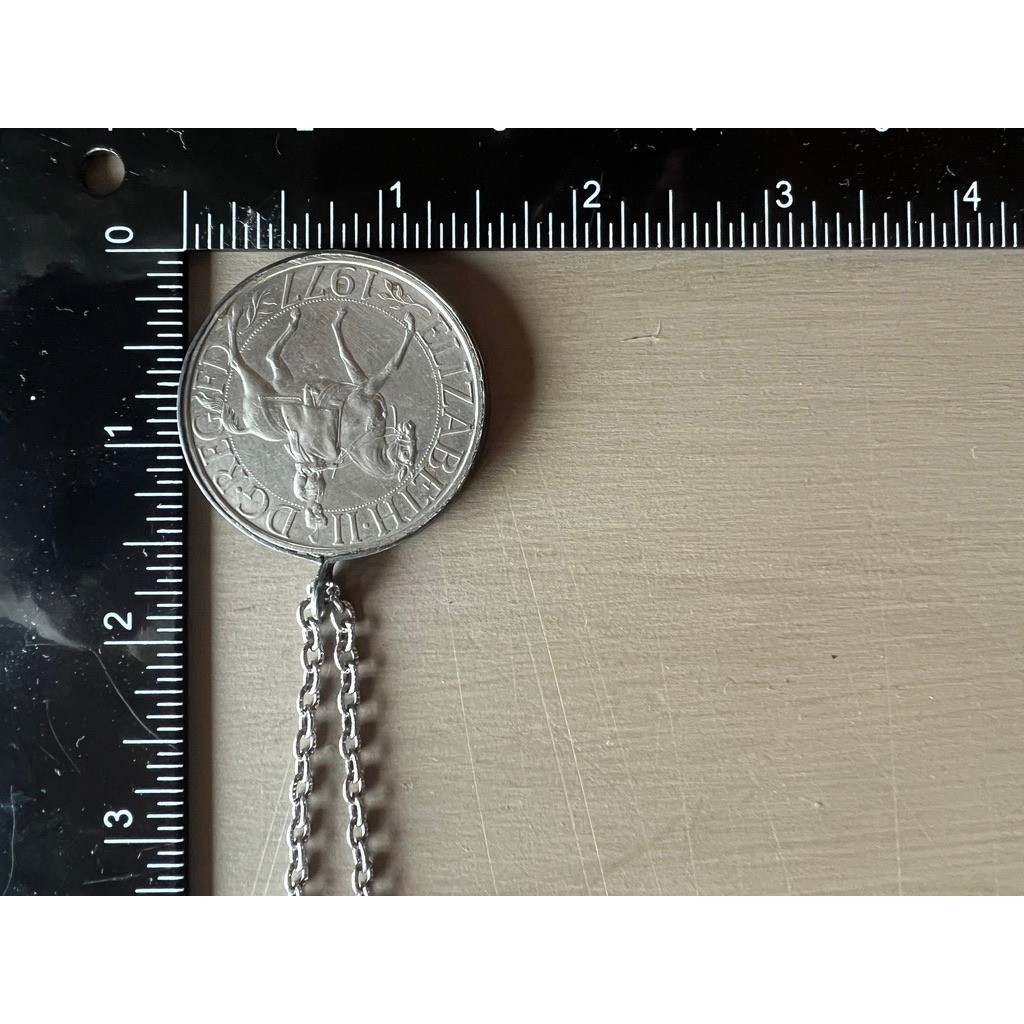 QEII Coin Pendant Necklace 1977 Queen Elizabeth II Jubilee