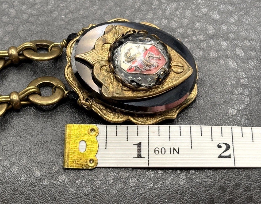Vintage Heraldic Lion Cameo Chunky Victorian Revival Pendant Chain Necklace 19”