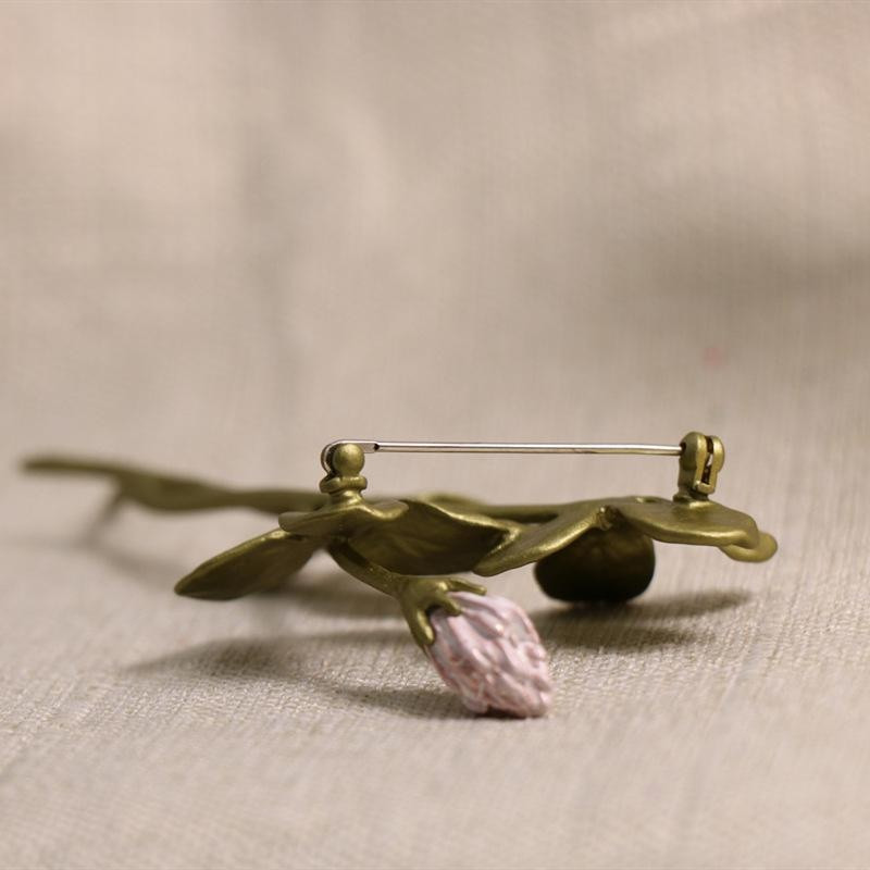 Romantic Retro Style Clover Brooch Corsage Overcoat Accessories Antique Jewelry