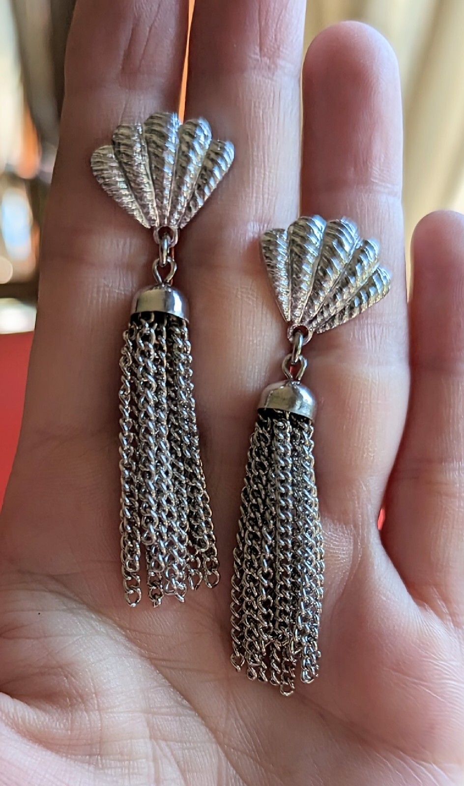 Vintage Sarah Coventry Silver Tone Shell Chain Tassel Dangle CLIP Earrings