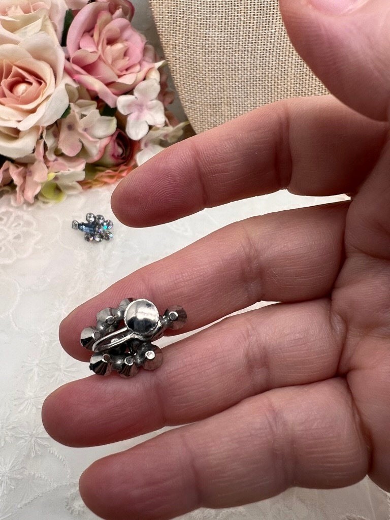 Pale Blue Crystal Screw Back Earrings: Vintage Rhinestone Jewelry .75″
