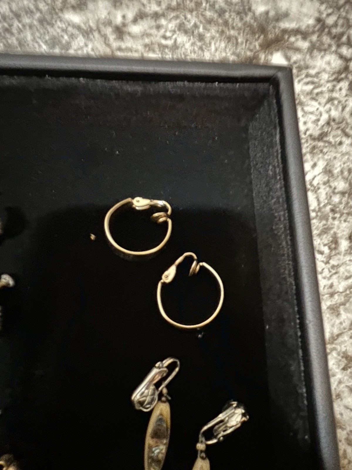 20 Pair Vintage Clip On EarRings Various Colors And Styles As Pictured Lot 02
