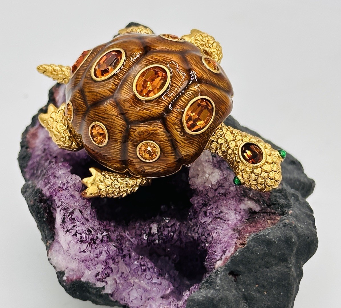 Signed Joan Rivers Turtle Brooch Pin Gold Tone Brown Enamel Amber Rhinestone
