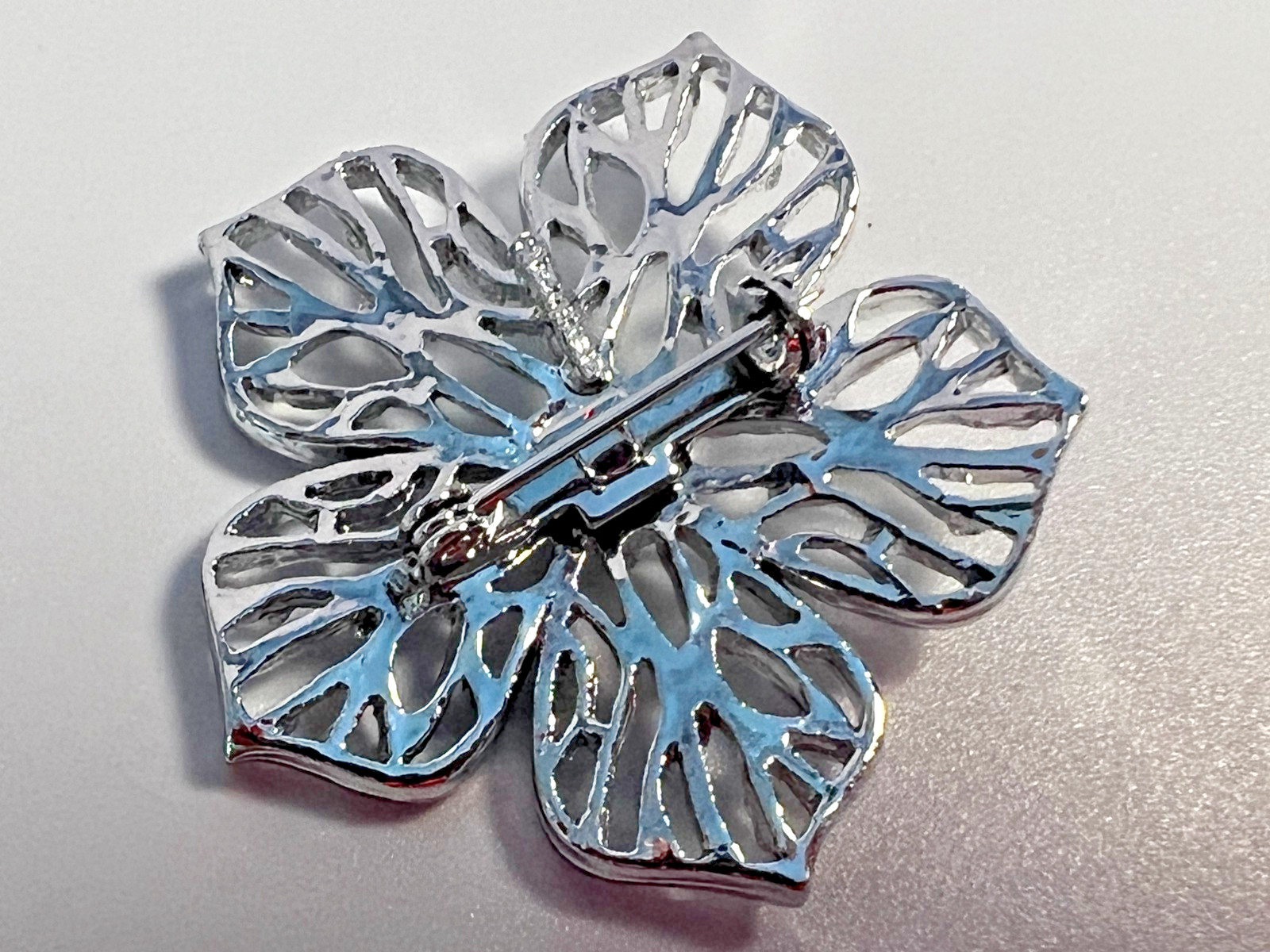 Vintage Gerry’s Signed Silver Tone Dogwood Flower Brooch 1 5/8″