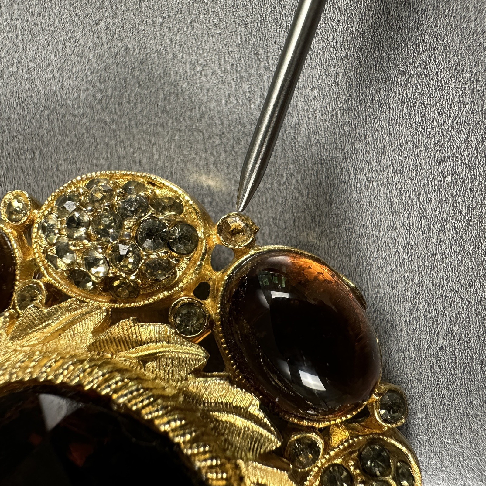 Vintage Brooch Pendant Brown Gold Tone Glass Rhinestone Statement Pin