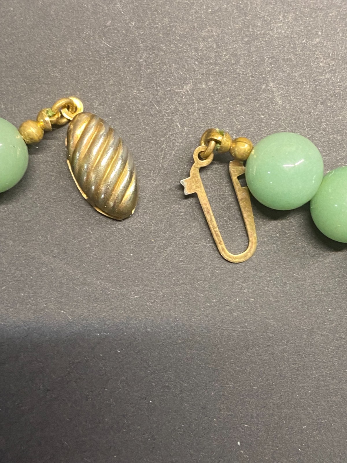 VTG Jade bead and carved nephrite beads,and cloisonne necklace