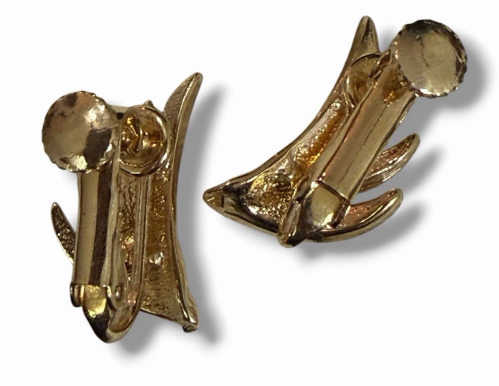 Vintage SCREWBACK EARRING Mixed Lot 8 Pair Textured Gold Enamel Faux Pearl +