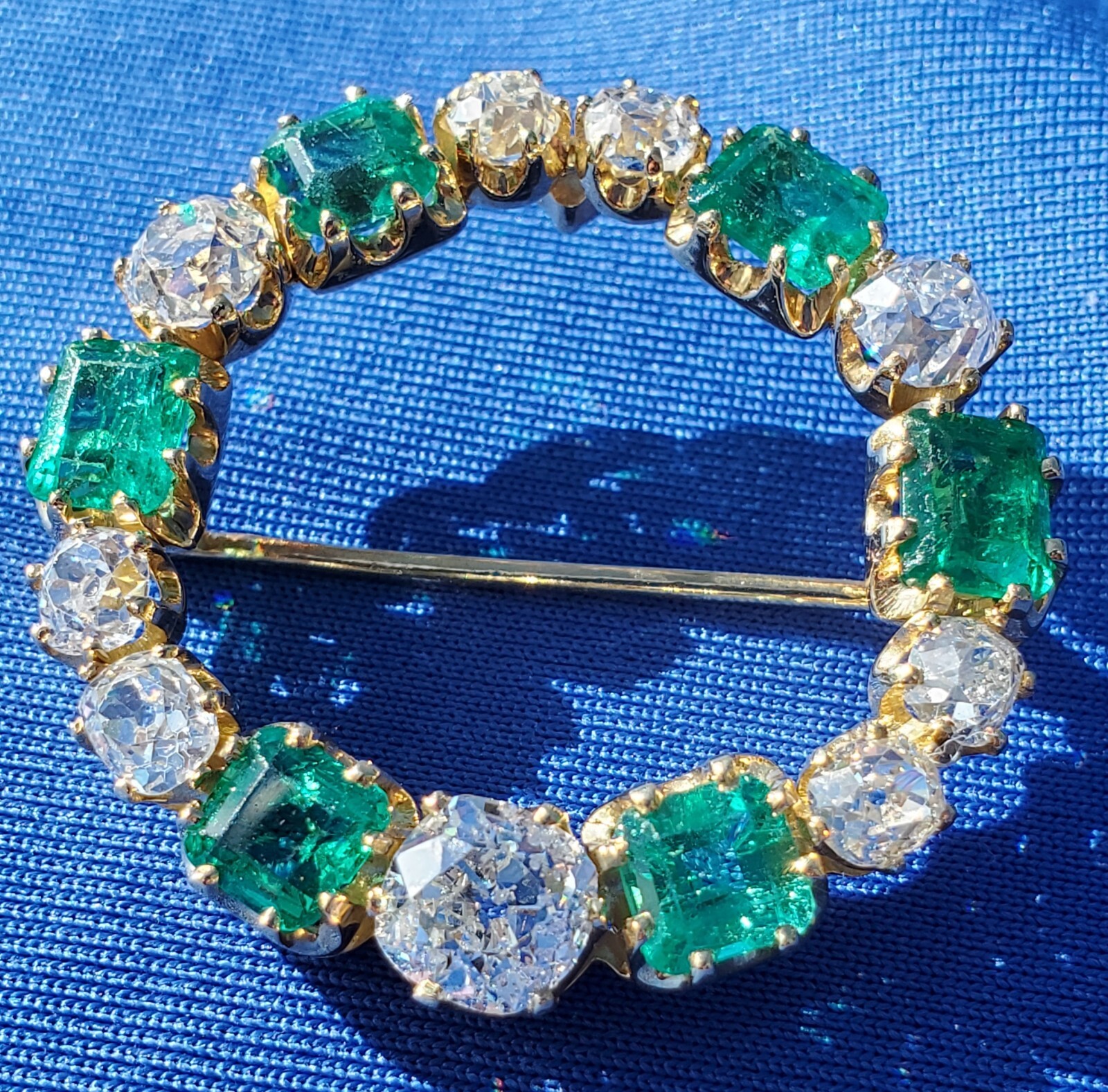 Original EARTH MINED DIAMOND EMERALD BROOCH Circle Deco Antique SOLID 18K GOLD