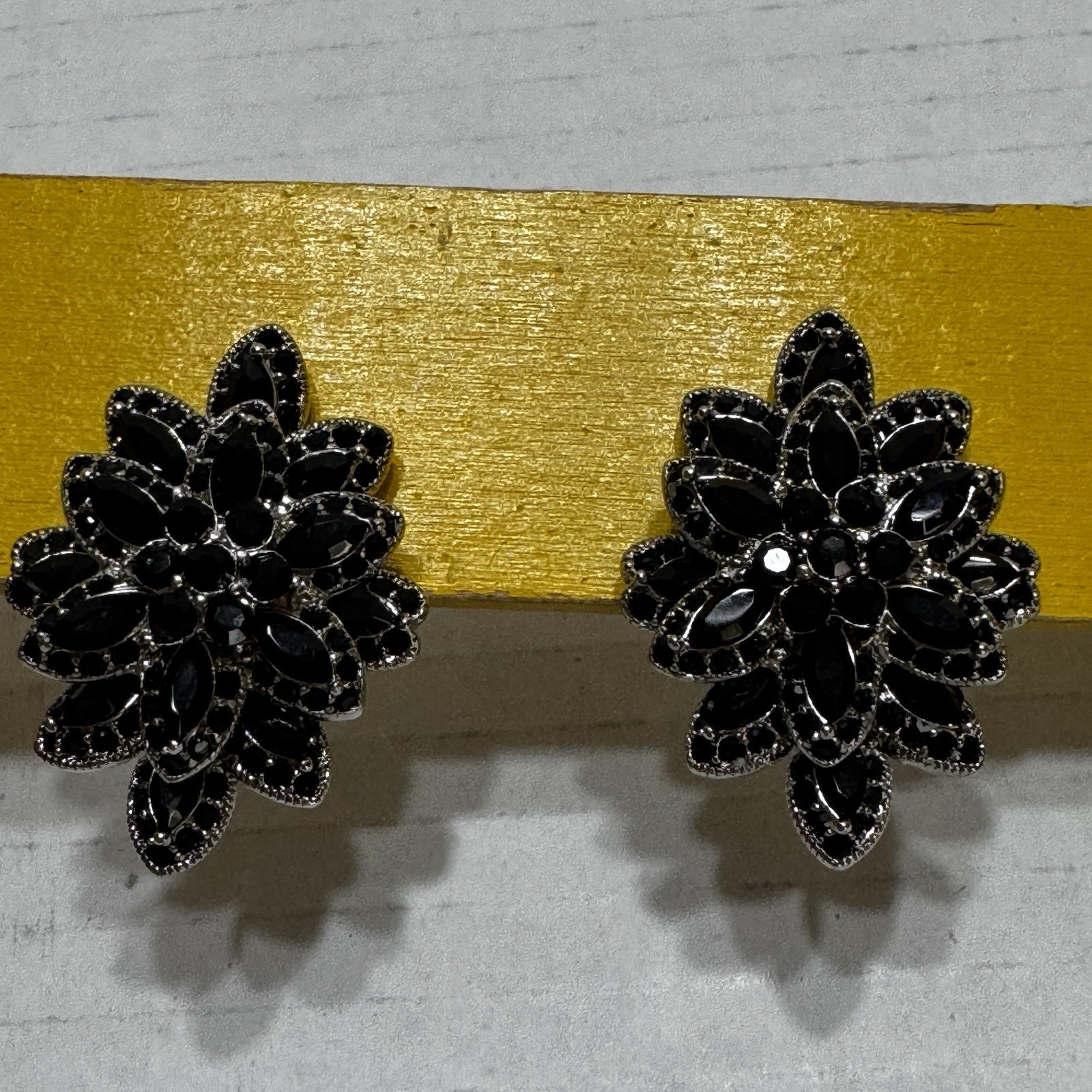 Vtg Black Rhinestone Starburst Floral Clip On Earrings Silver Tone Statement Fun