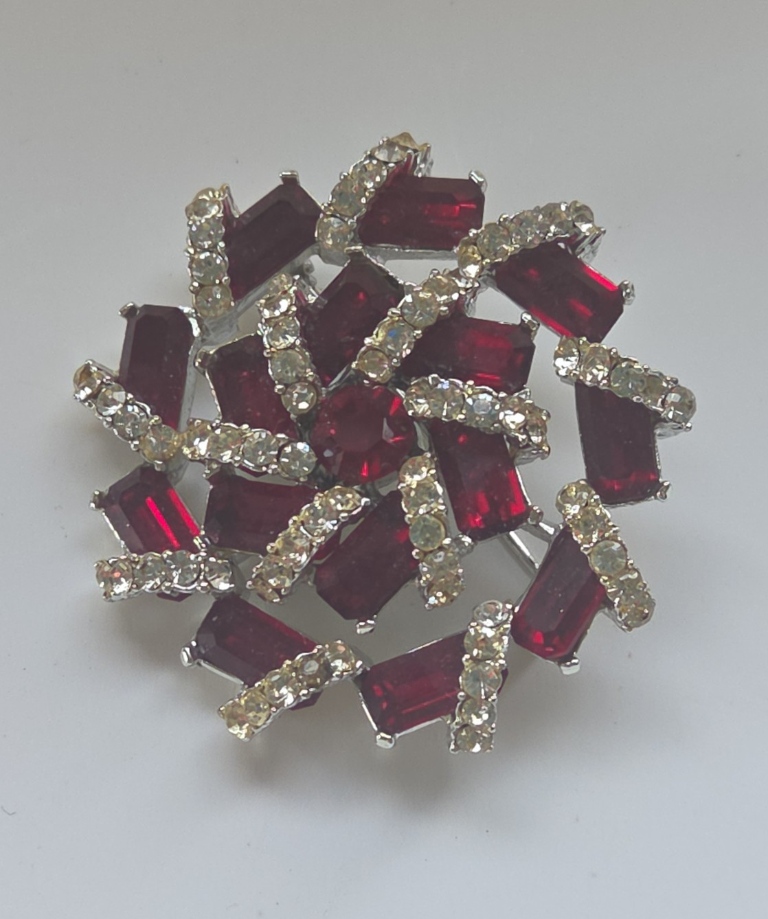 Vintage Ruby Red & Clear Rhinestone Brooch ( Excellent Condition ) 1.5″ Round