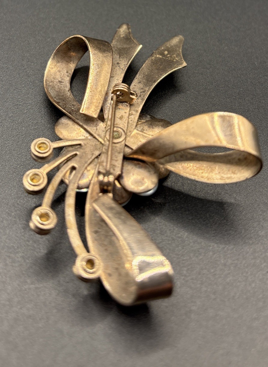 Vintage Old Era Brooch