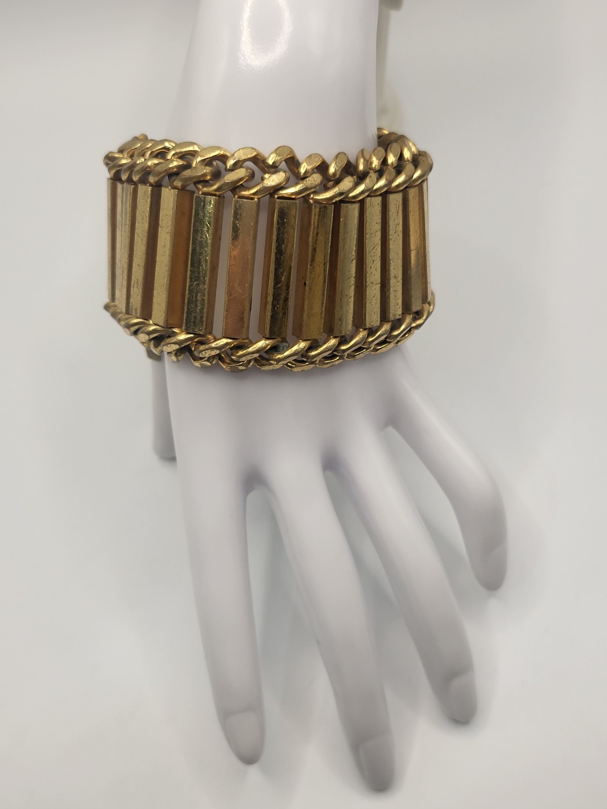 1930s Signed MONET JEWELERS Very Rare Bracelet Wide Gate Curb Chain Border 7″