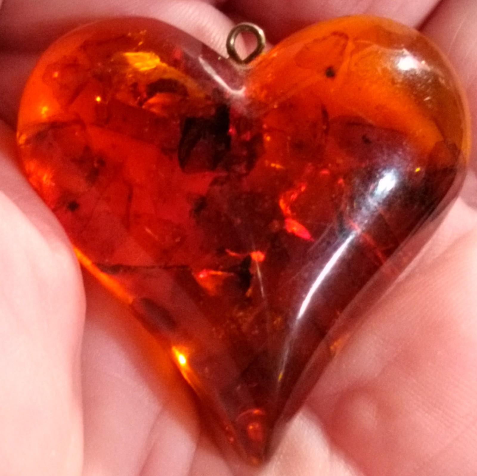 GENUINE BALTIC AMBER LARGE HEART PENDANT WITH FOSSIL INCLUSIONS