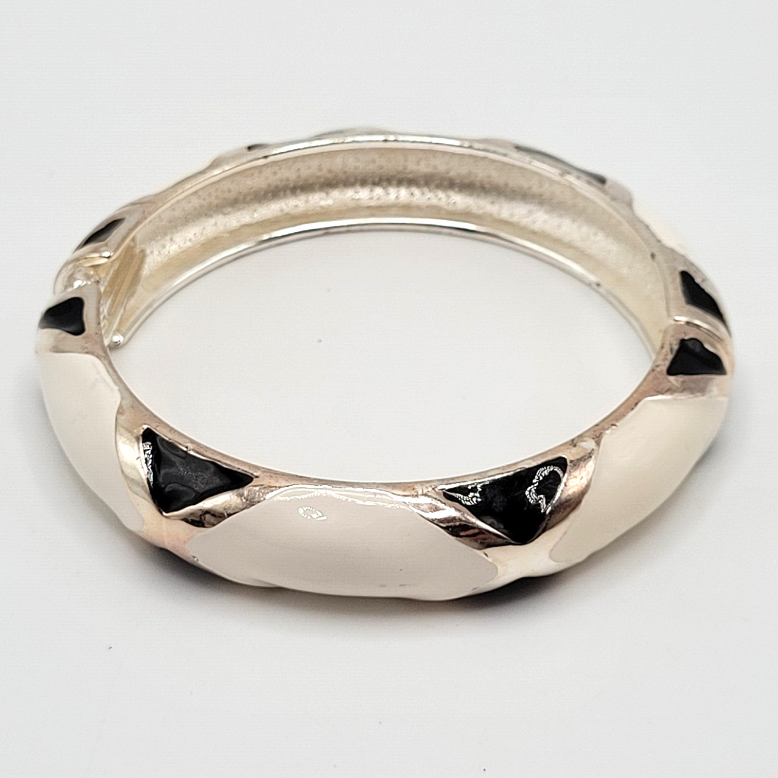 Black White Geometric Abstract Enamel Print Silver Tone Hinged Bangle Bracelet