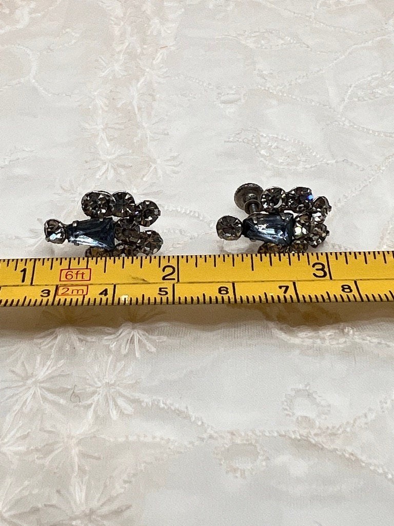 Pale Blue Crystal Screw Back Earrings: Vintage Rhinestone Jewelry .75″