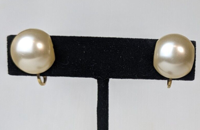 vintage faux semi circle w/two flat sides pearl stud screw back earrings