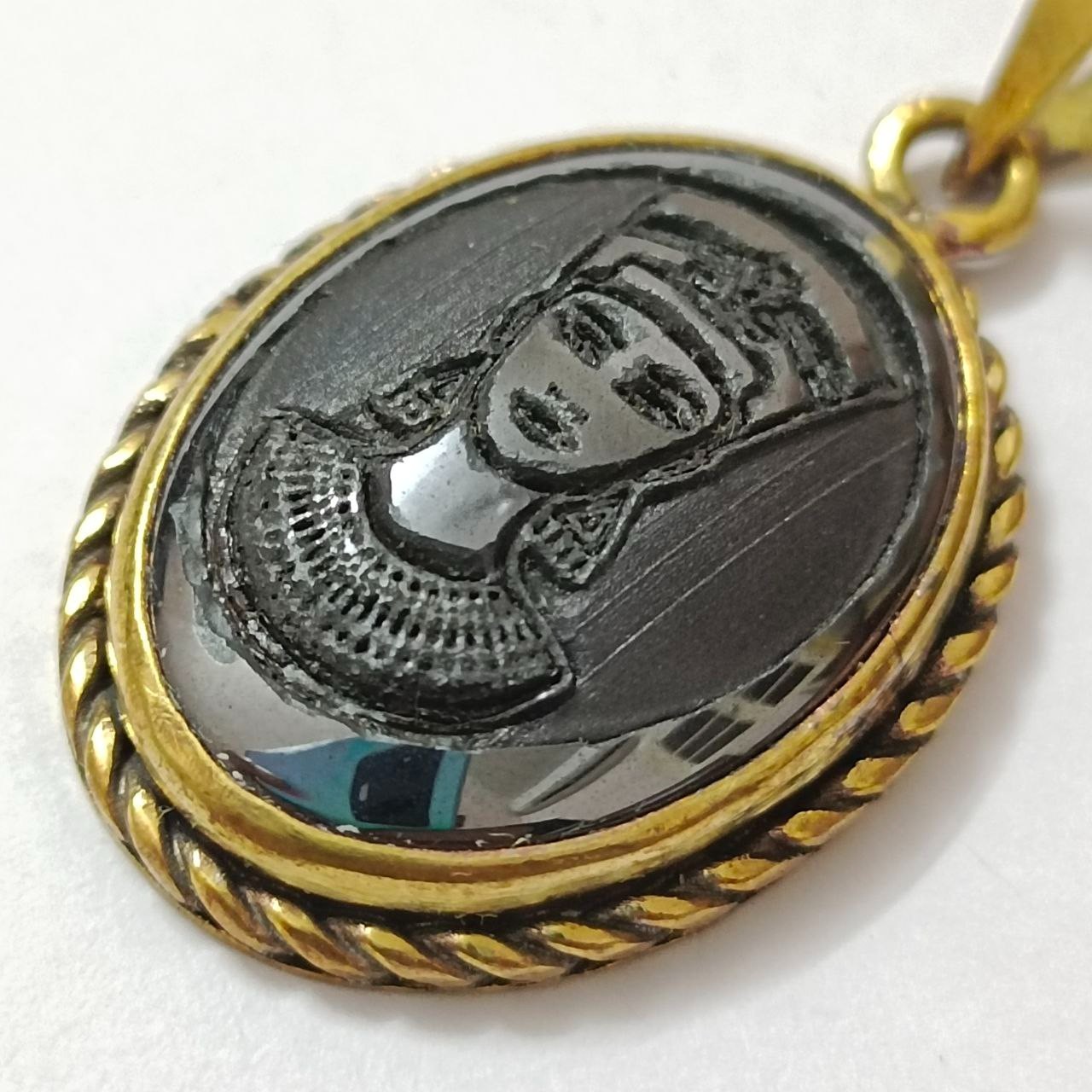Vintage copper pendant with hematite stone, engraved Egyptian Queen design