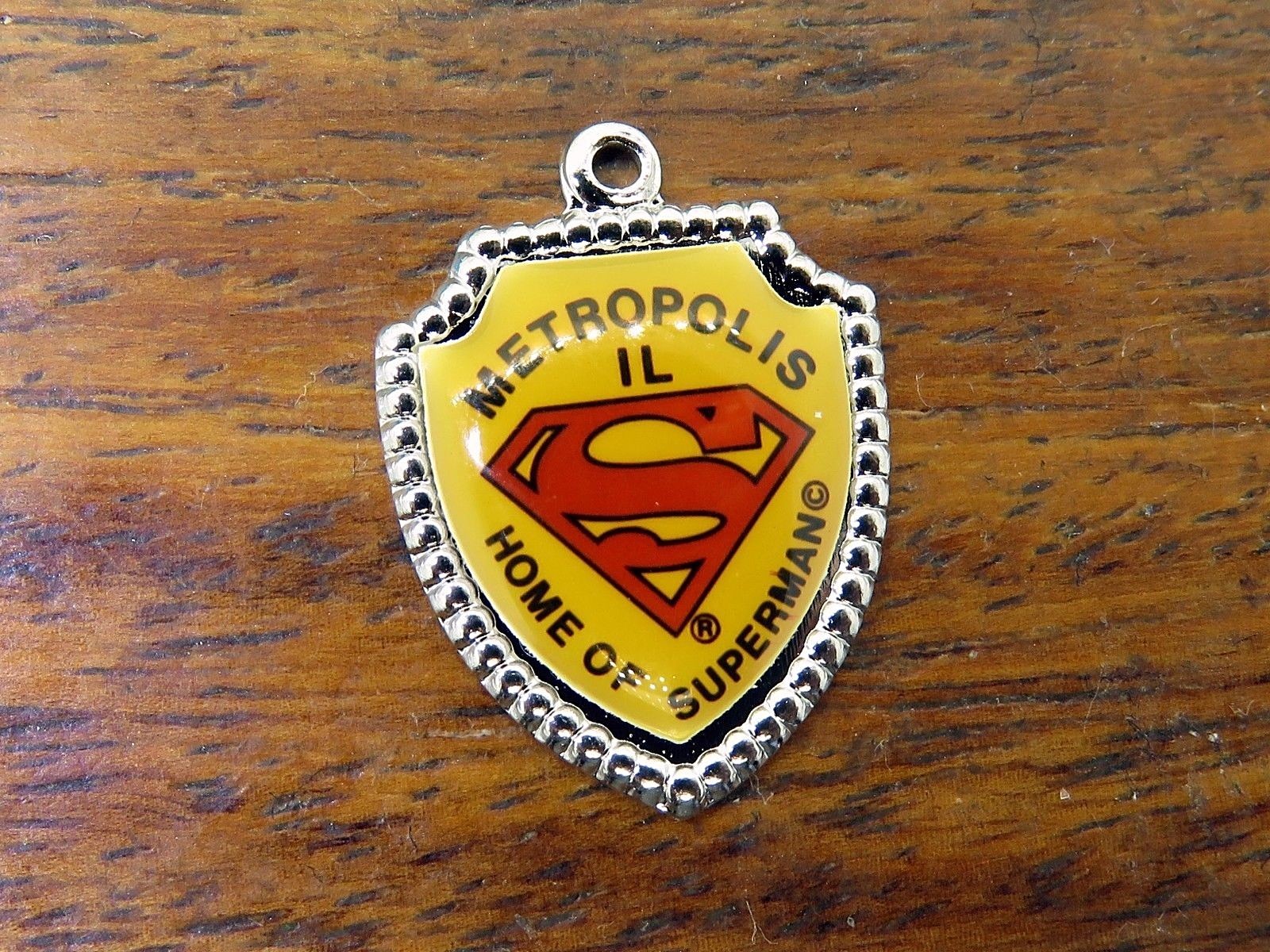 Vintage silver ILLINOIS METROPOLIS SUPERMAN HOME DC COMICS SHIELD charm 4-45