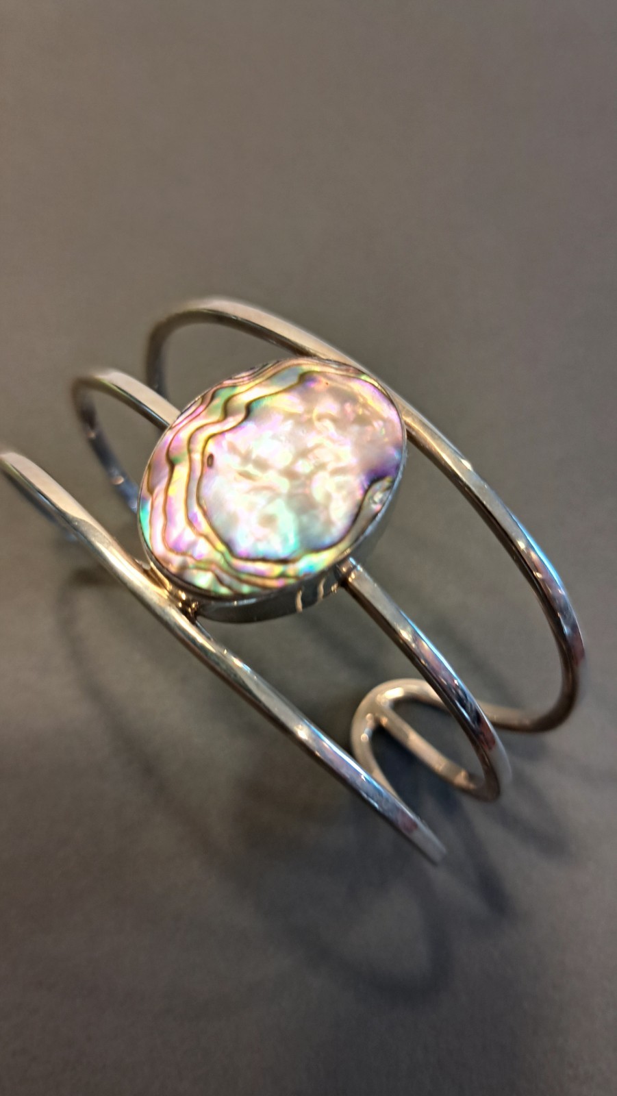 Stunning signed Sterling Silver & Abalone Cuff Bracelet “Mexico .925 ATI,” 30g