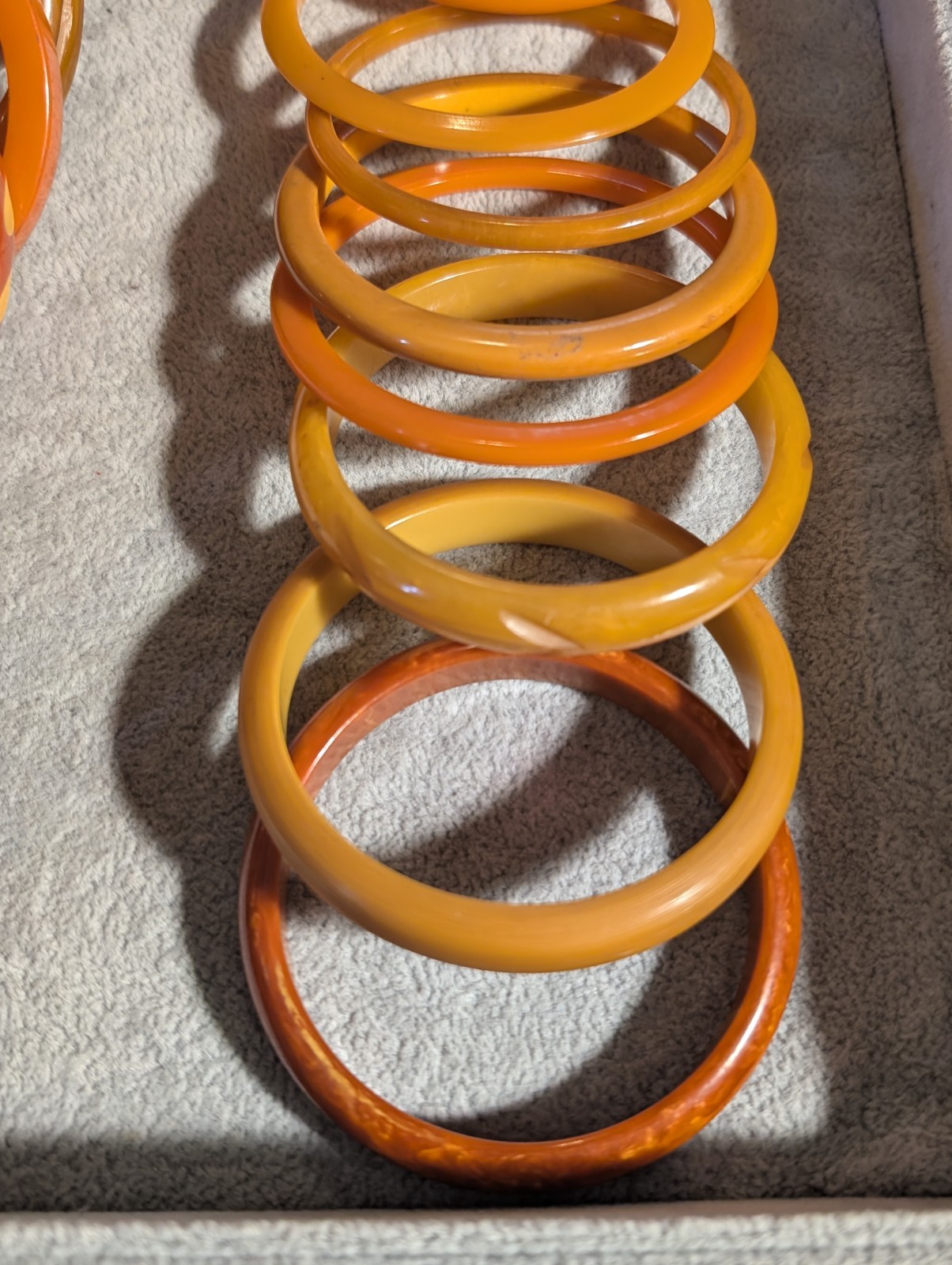 20 Vintage Bakelite Orange Bracelets! Carved – End Of The Day – Awesome Lot!