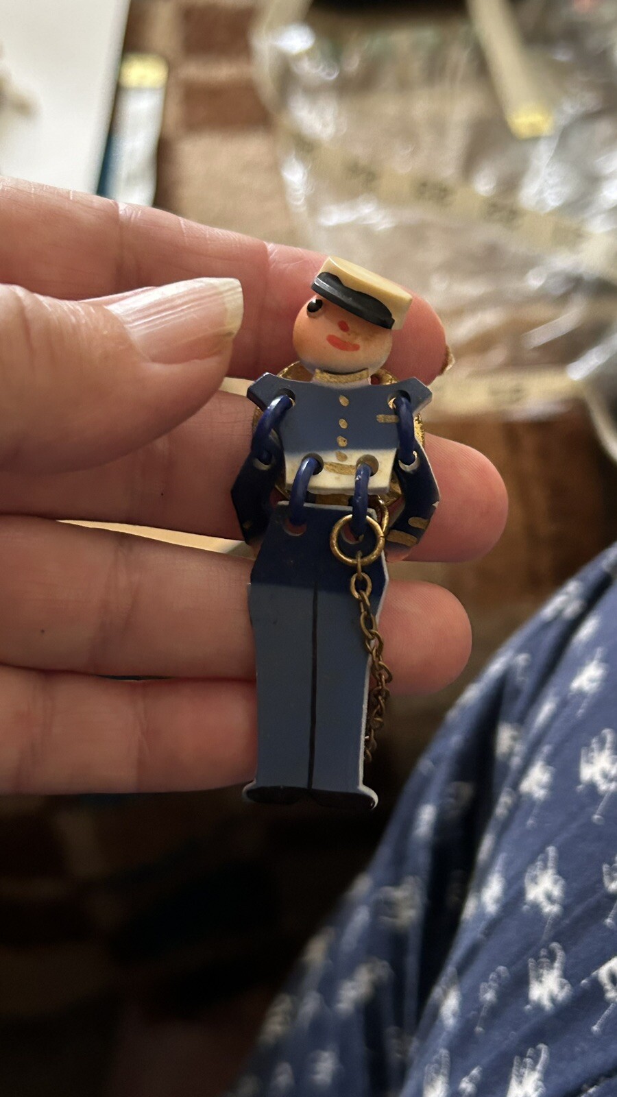 3 Vntg painted celluloid JOINTED SOLDIER ARMY PIN WWII era articulated men 2.5″