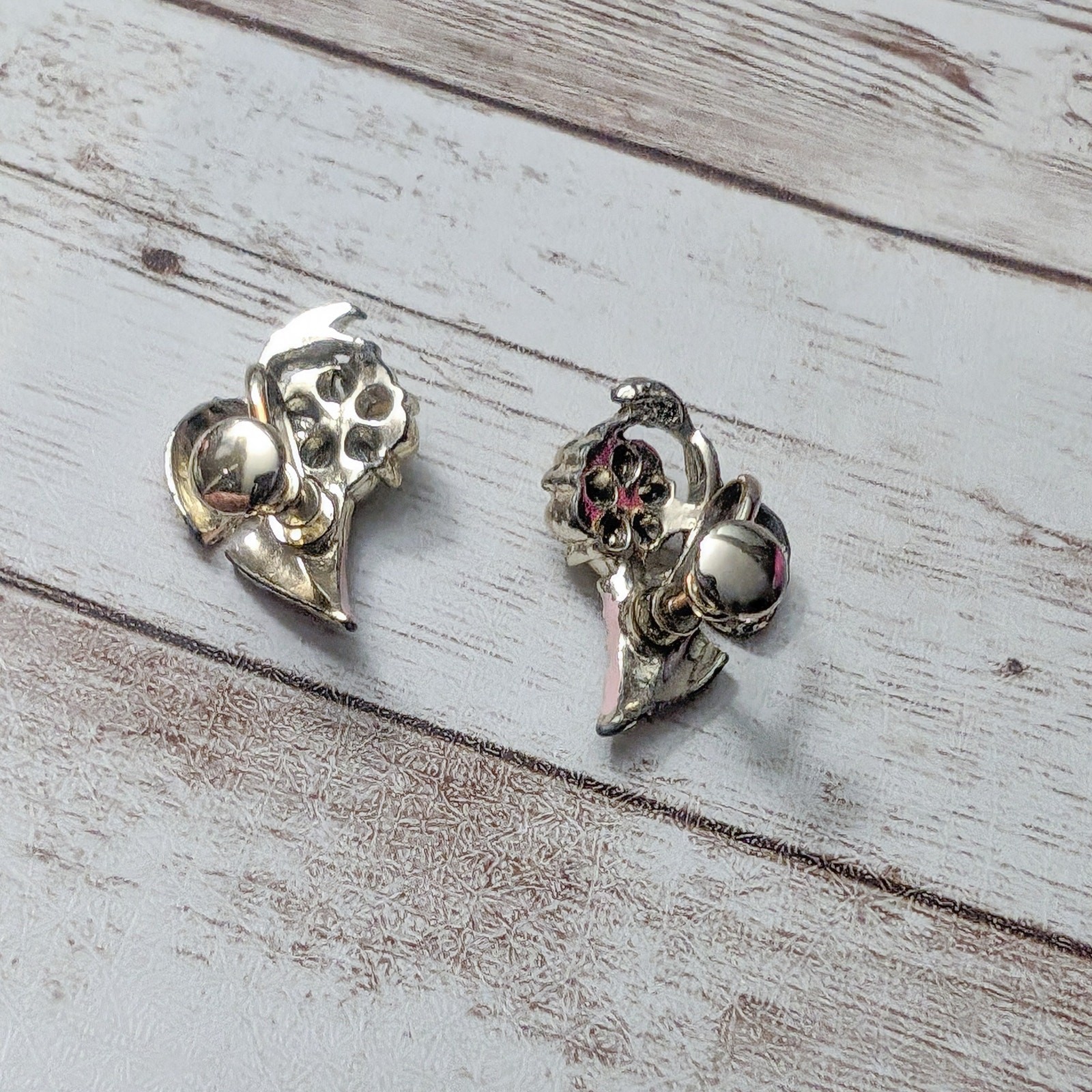 Vintage Screw Back Earrings – Pink Leaf with Cream & Turquoise Tone Accents