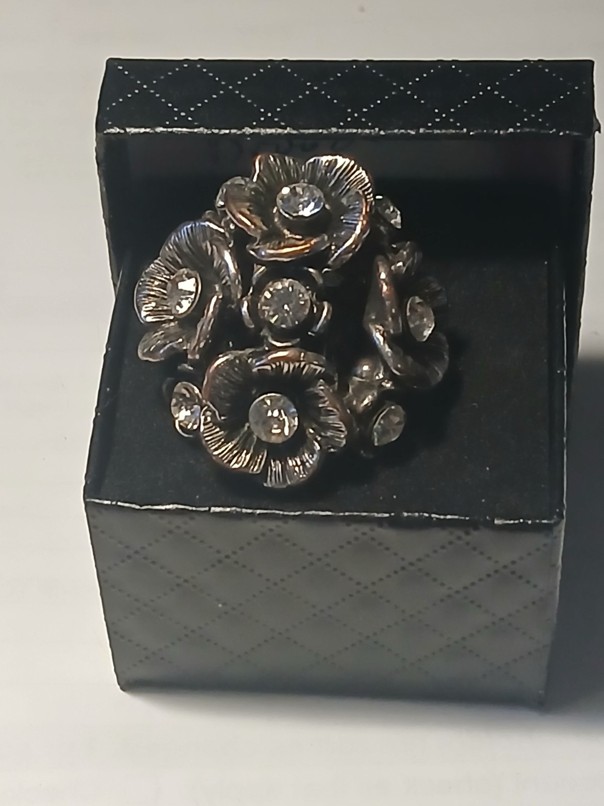 Vintage Pewter & Rhinestone adjustable elastic band flower Ring -1 size fits all