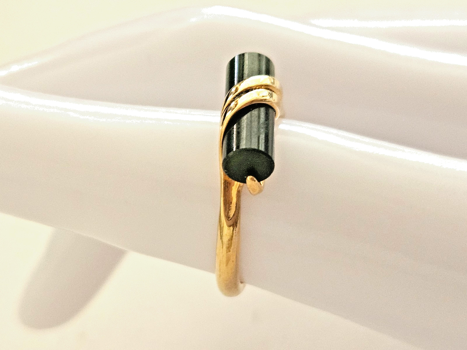 Vintage 1978 Avon’s Captured Jade Ring GE – Real Jade – Size 6.5 – Signed