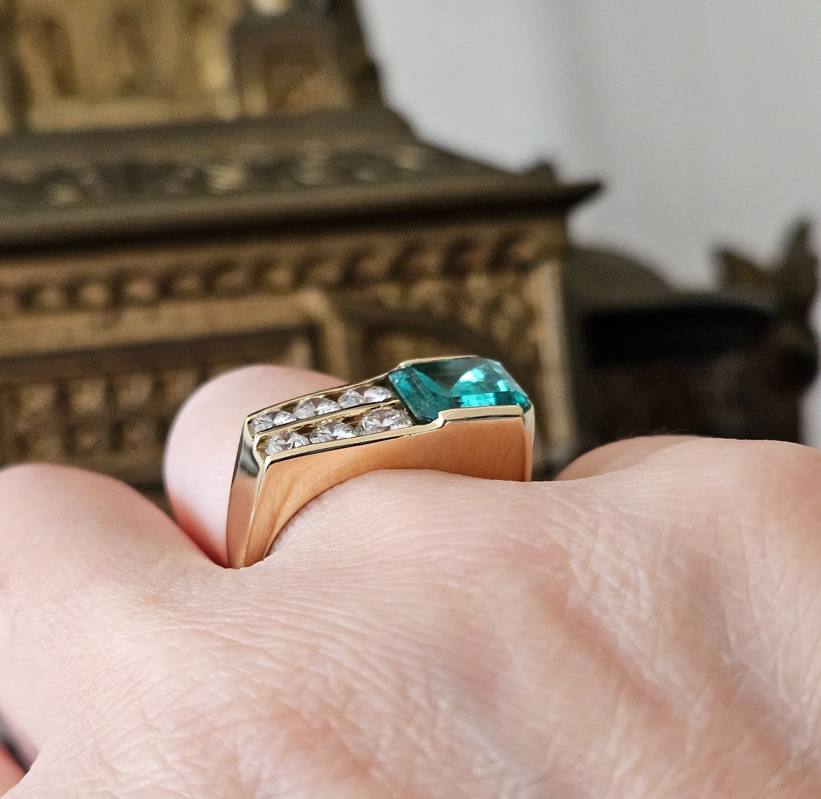 Vintage GIA 4.20ctw Natural Colombian Green Emerald Diamond 18K Yellow Gold Ring