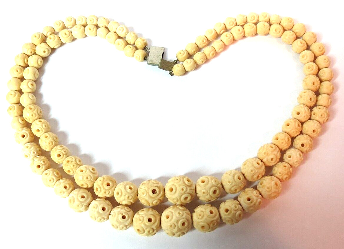 VINTAGE BONE BEADED DOUBLE ETCHED CURVED CHOKER NECKLACE 14 1/2″ LONG….