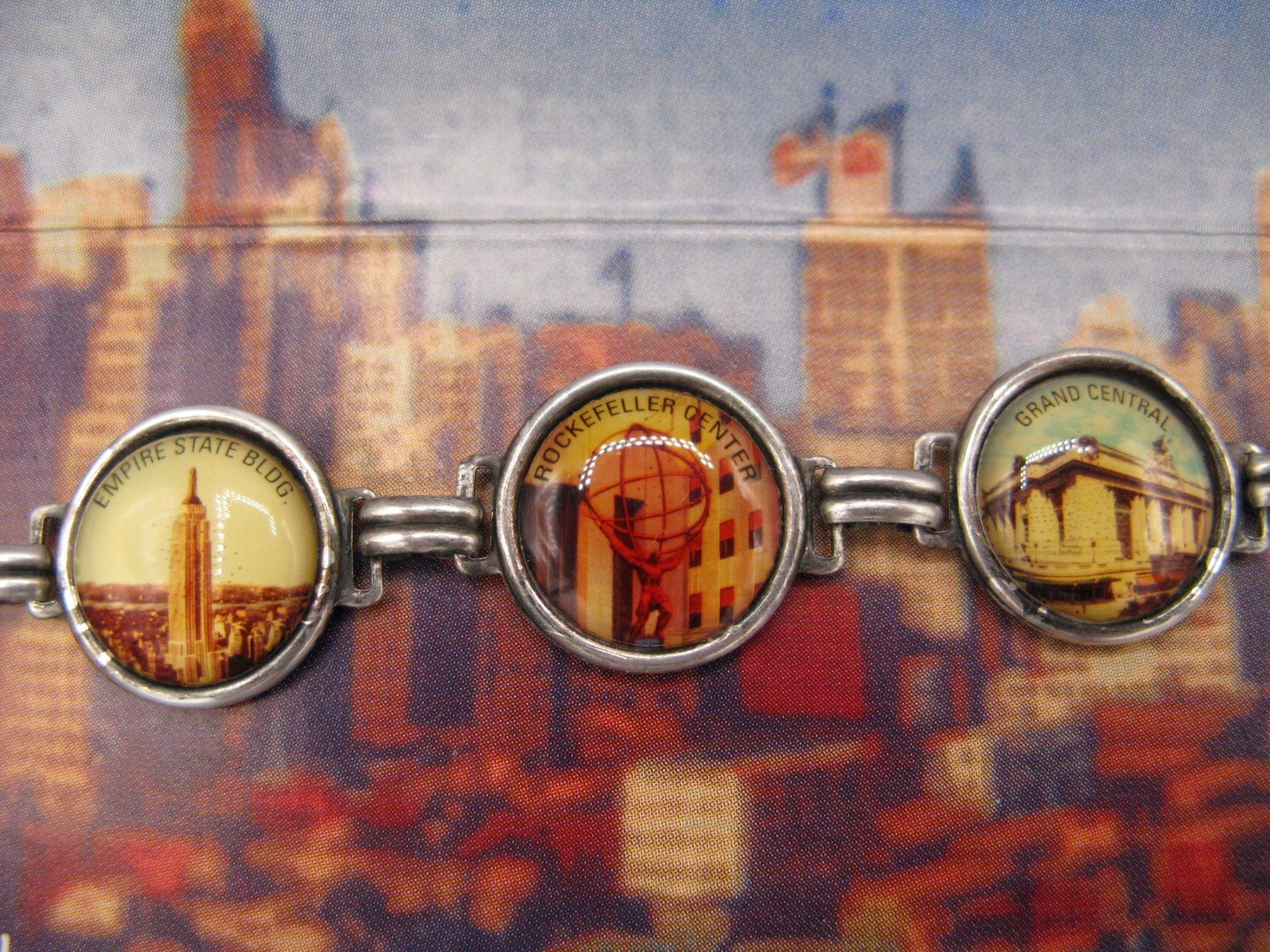 NEW YORK CITY Winky & Dutch Vtg Bracelet Landmark Cabochons Souvenir New On Card