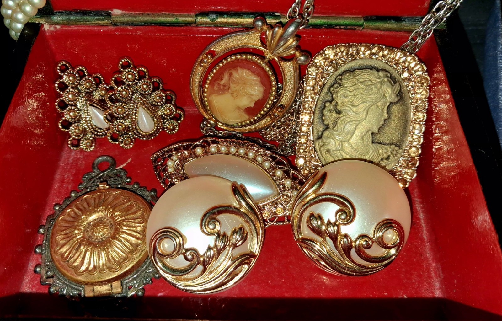 Vintage Estate Jewelry Lot Ussr Laquer Box 18kt H.G.E🔥🔥 Cameo