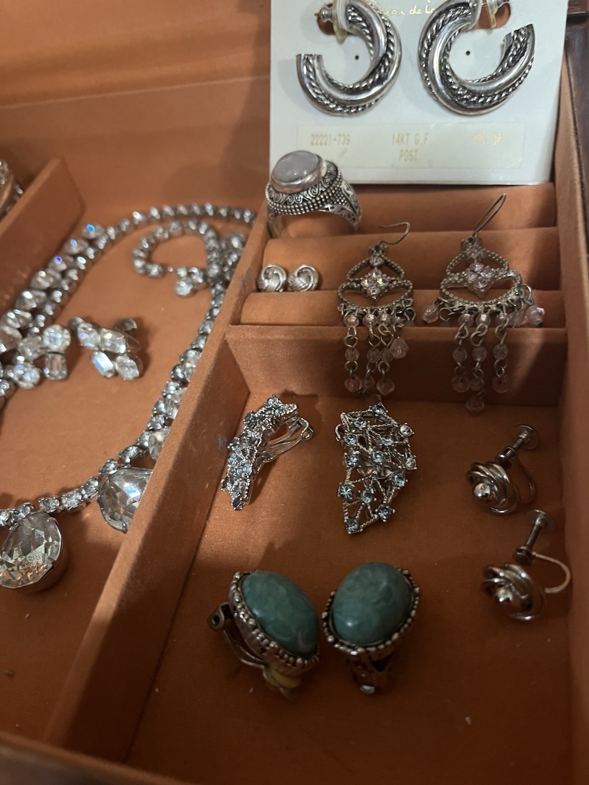 VINTAGE JEWELRY- ESTATE FIND-GOLD & SILVER TONE Lot Of 18! Oscar De la Renta 🔥