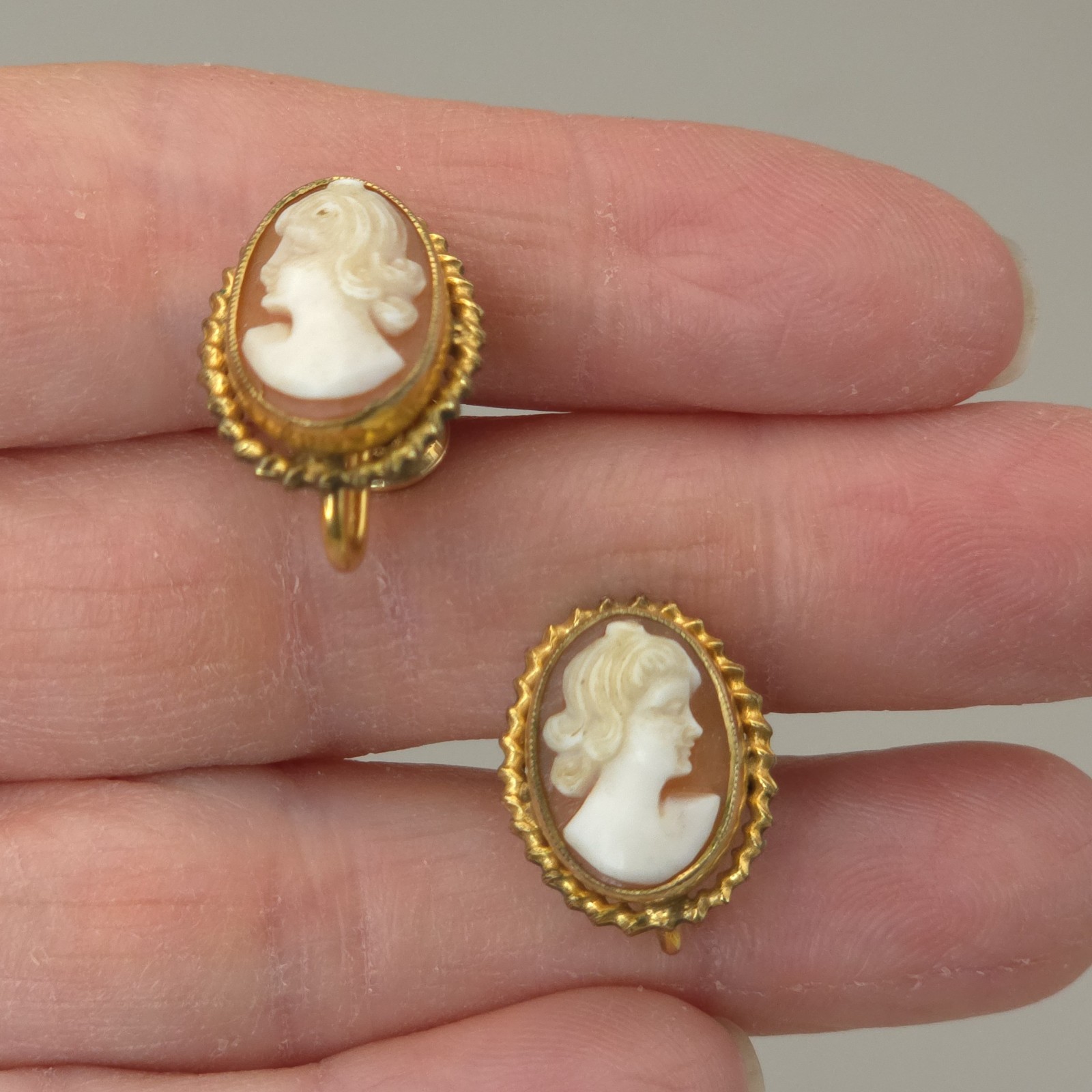 Classic Vintage Hand Carved Shell Cameo Screw Back Earrings 12K Gold Filled Lady