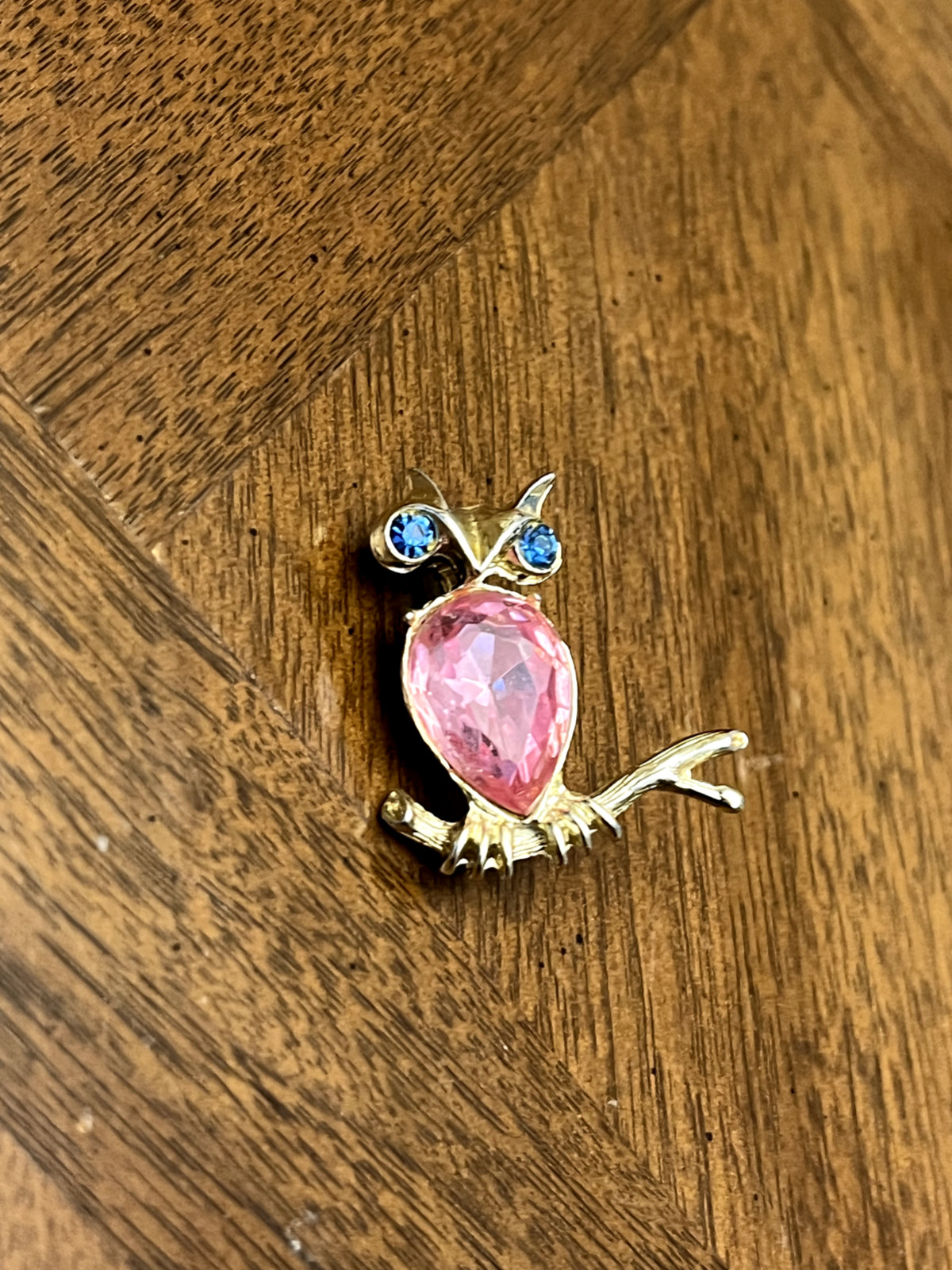 Vintage Pink & Blue Multicolor Rhinestone Owl Brooch Gold Tone Nice!