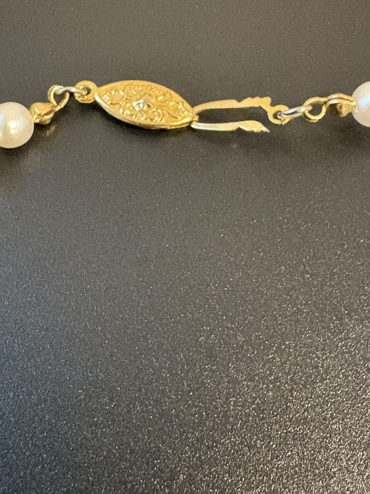 Vintage Single Strand White Faux Pearls Necklace Minimalist Classic Jewelry