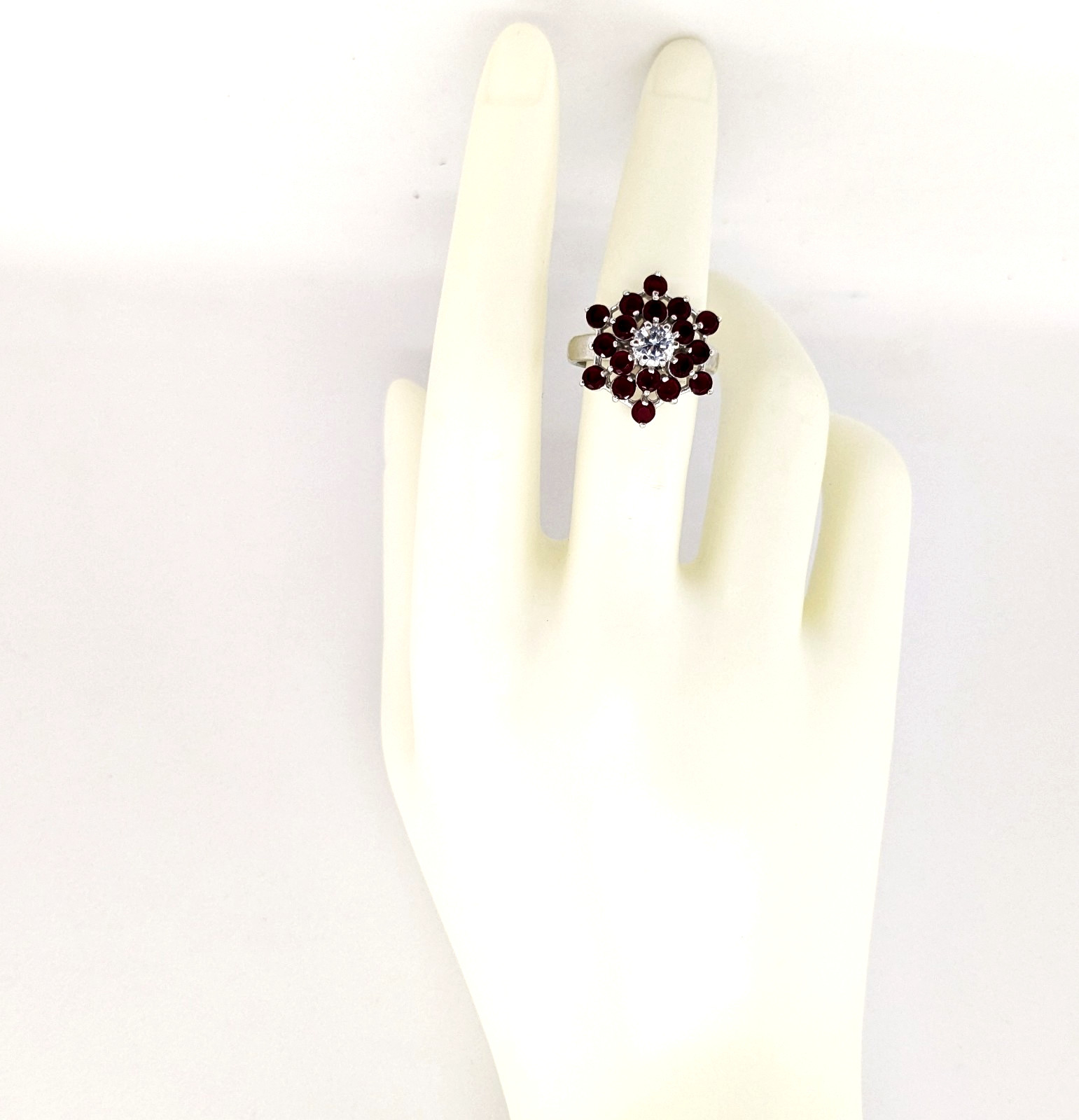 Vintage Luxury RING Sterling Silver 925 with Bright Stones -size: 7.5 (18mm) #68