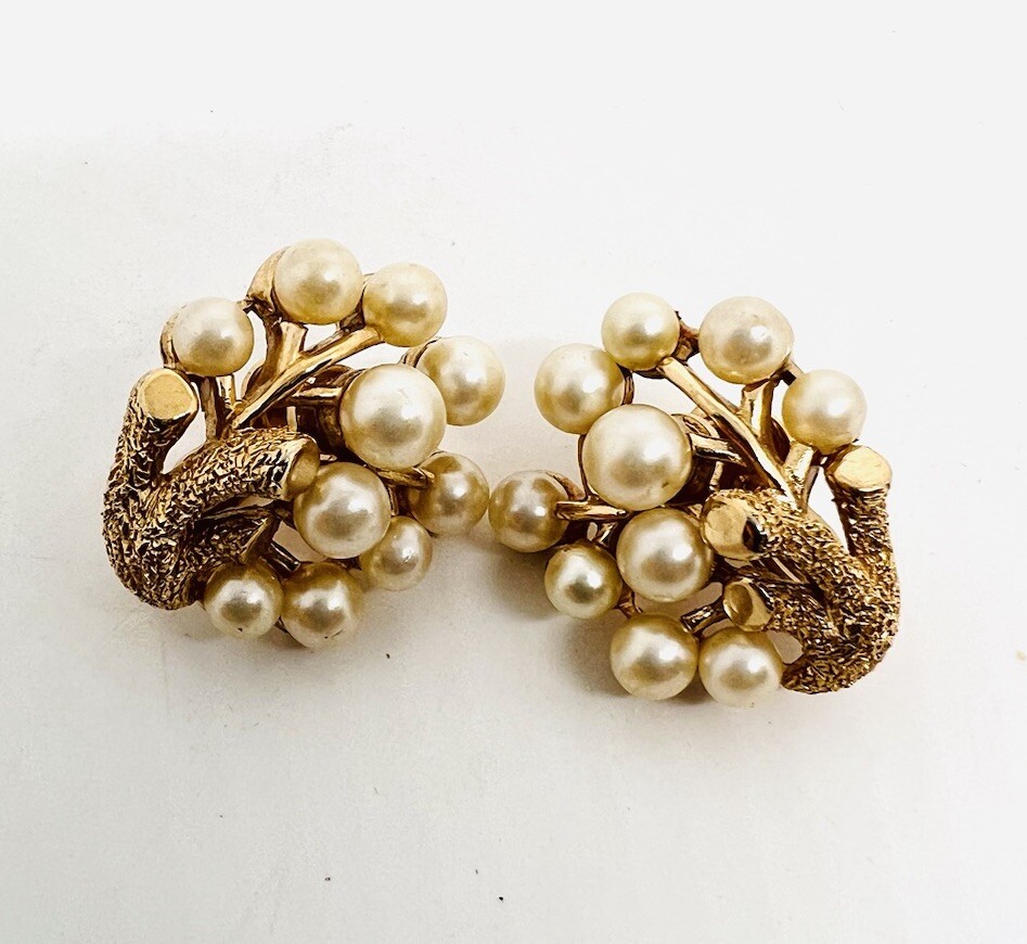 TRIFARI Branch Twig Faux Pearl Textured Earrings Signed Vintage Jewelry