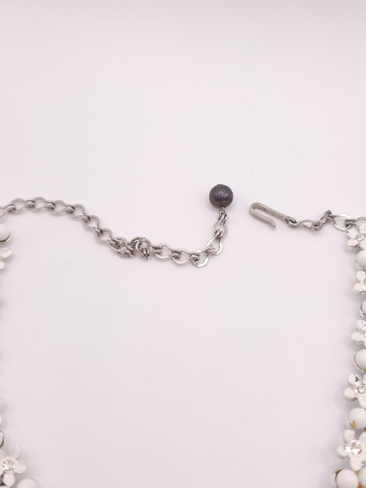 VTG Charel White Enamel Daisy Beaded Rhinestone Choker Necklace