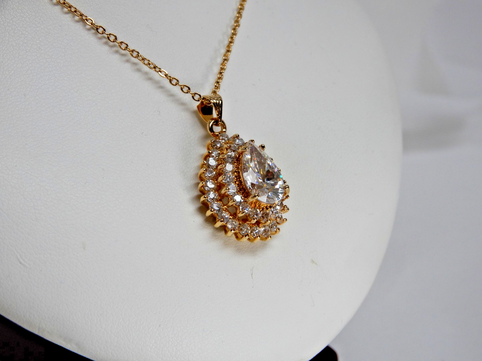 Vintage CZ Layered Teardrop Pendant Gold Tone Necklace 17″ Chain